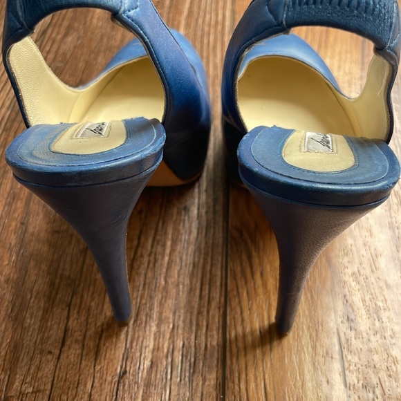 Brian Atwood Blue Slingback Pumps. Very good preowned condition. Size 37… - Picture 6 of 10